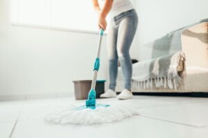 Tajná Zložka z Kuchyne pre Dokonale Čistú Podlahu: Ako Jedlá Soda Mení Váš Domov