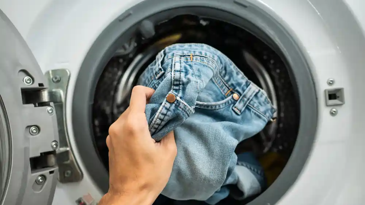 Najlepšie čistiace triky, aby boli džínsy pohodlné a vydržia viac