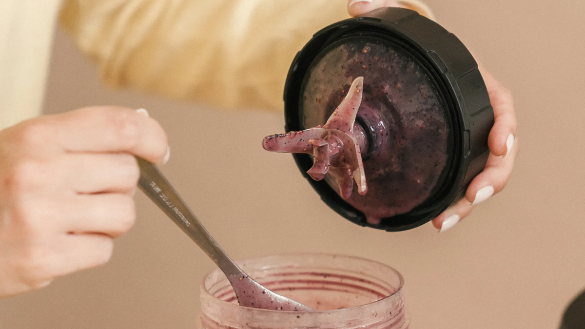 Ako vyčistiť základňu svojho mixéra, aby ste ho nechali ako novo zakúpené